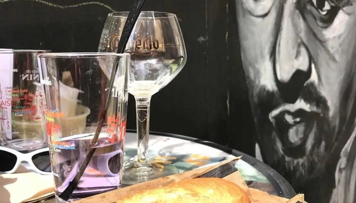 Le Bar Y Est -  Plats Et Boissons - Berck