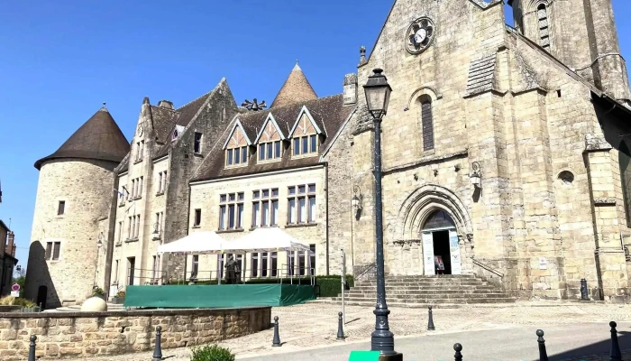 Mairie de Bourganeuf - 23400 Bourganeuf