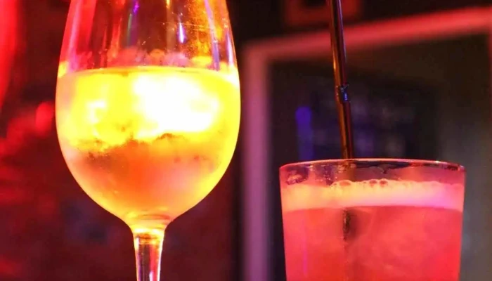 The Take Off Bar Agen -  Plats Et Boissons - Agen